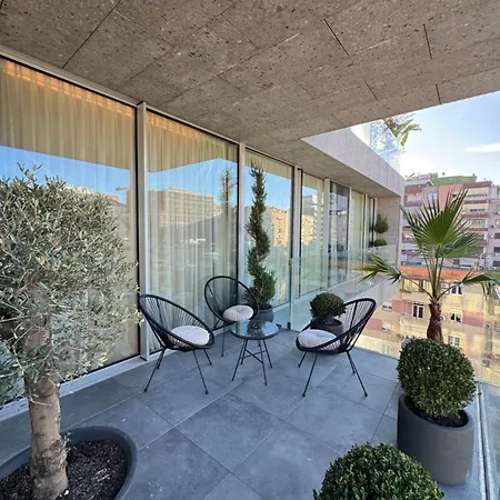 Апартаменты The Metropolitan *