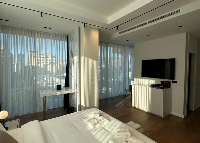 Апартаменты The Metropolitan