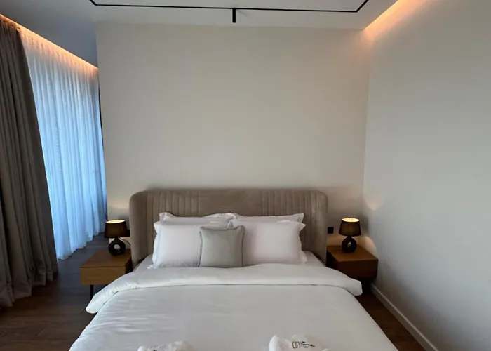 The Metropolitan * Тирана