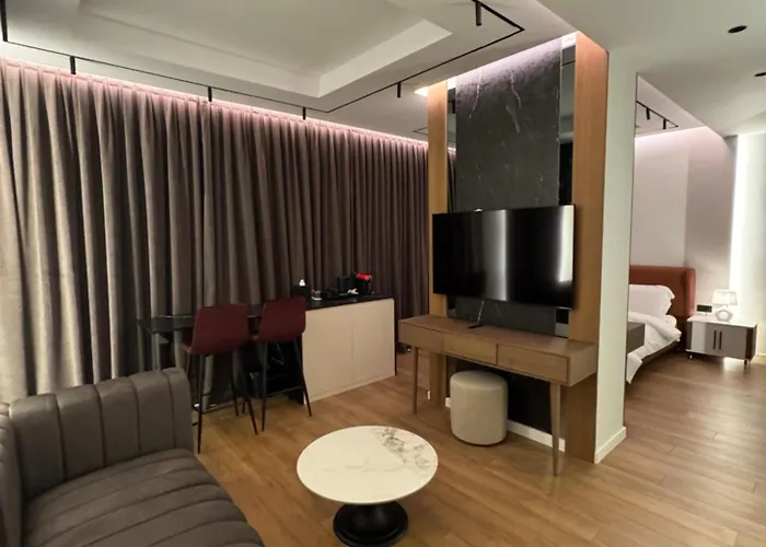 The Metropolitan * Тирана