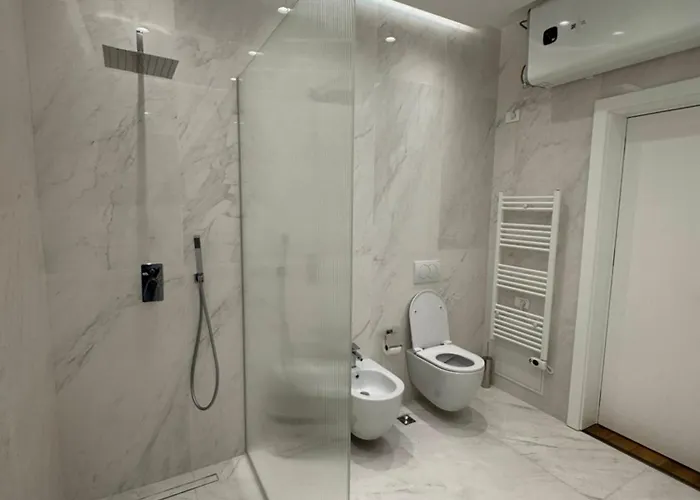 The Metropolitan Apartment *